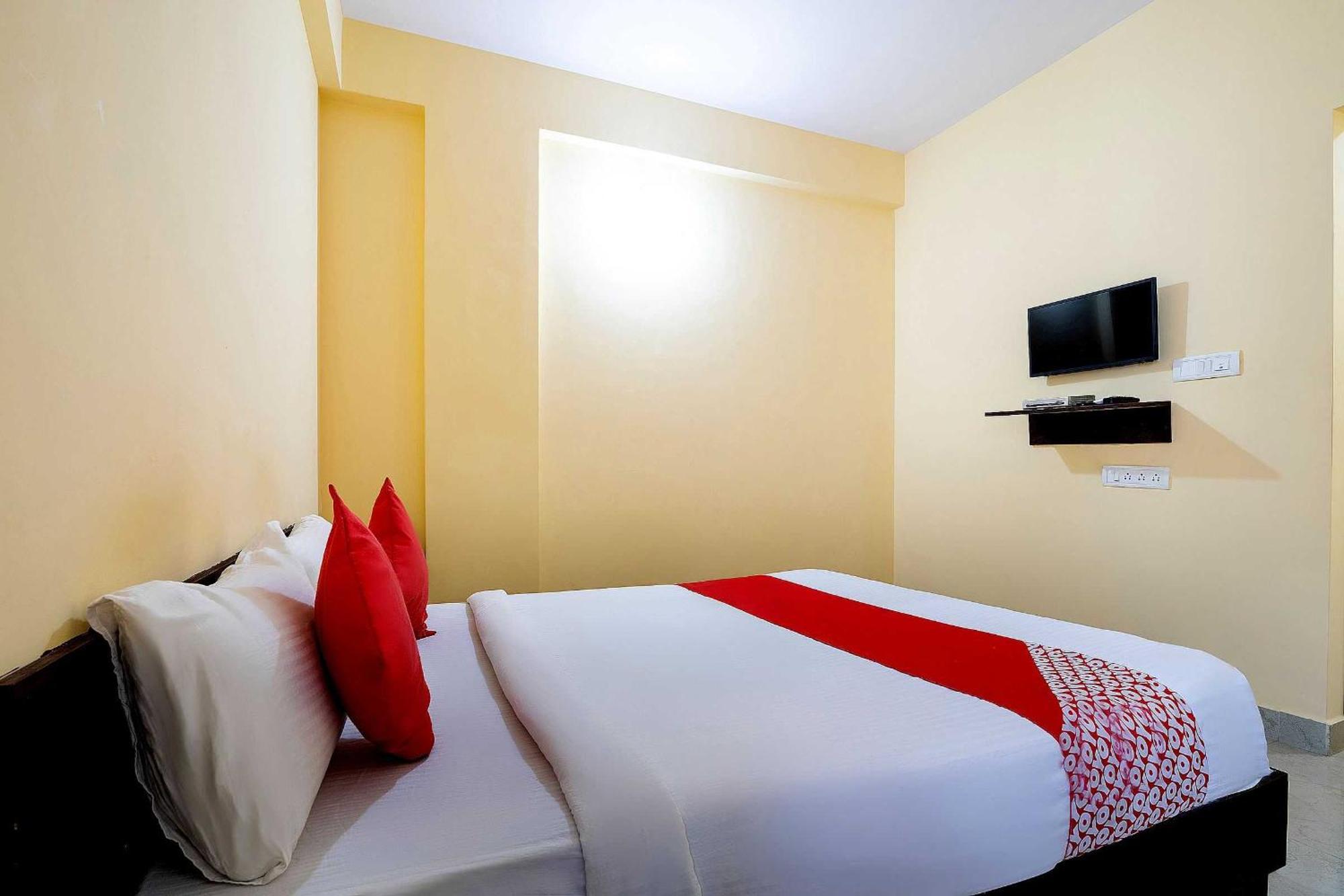 Flagship 23427 Ashrey Hotel Bangalore